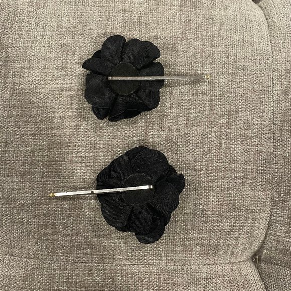 SOLD Floral Hair Clip Trio - Picture 3 of 5